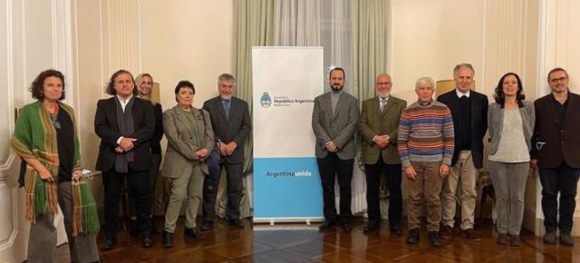 Reunión de la RCAI con embajador argentino en Italia Roberto Carlés